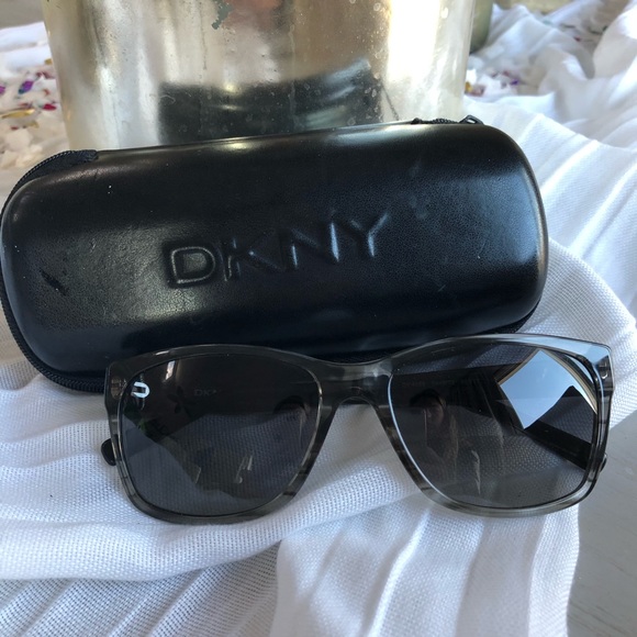 Dkny Accessories - DKNY sunglasses